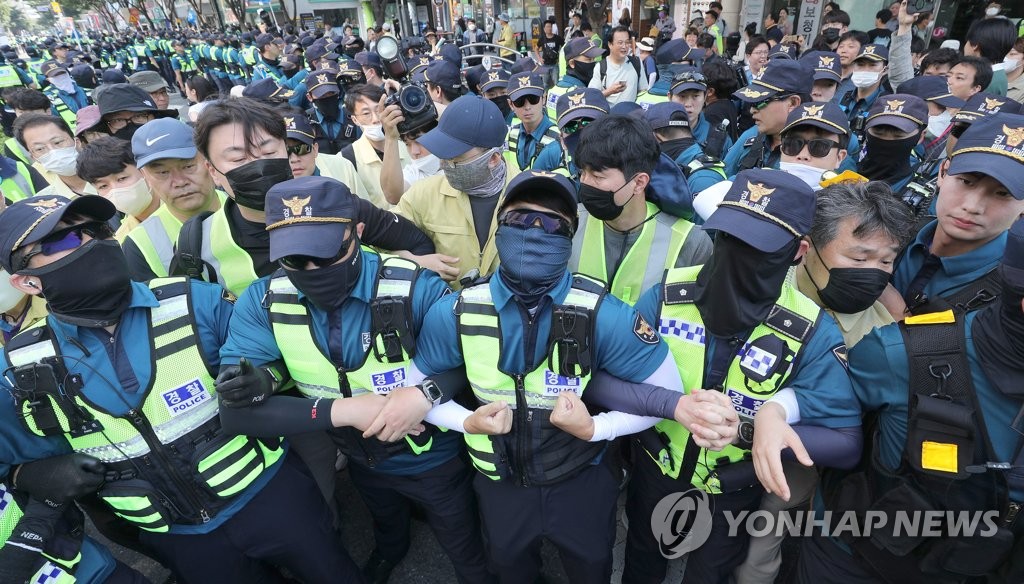 알고도 못 막은 대구시-경찰 퀴어축제 물리적 충돌