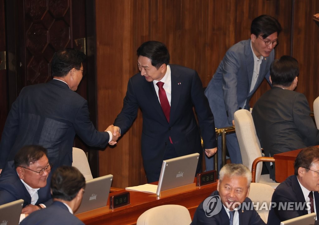 김기현 '합리적 국정' 차별화…'압구정' 野공격 '사돈남말' 역공