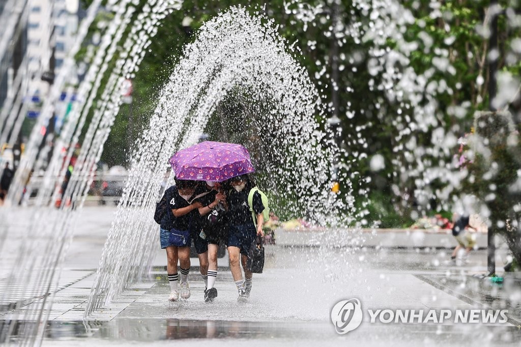 [내일날씨] 곳곳 돌풍 동반 소나기…대구 낮 최고 33도