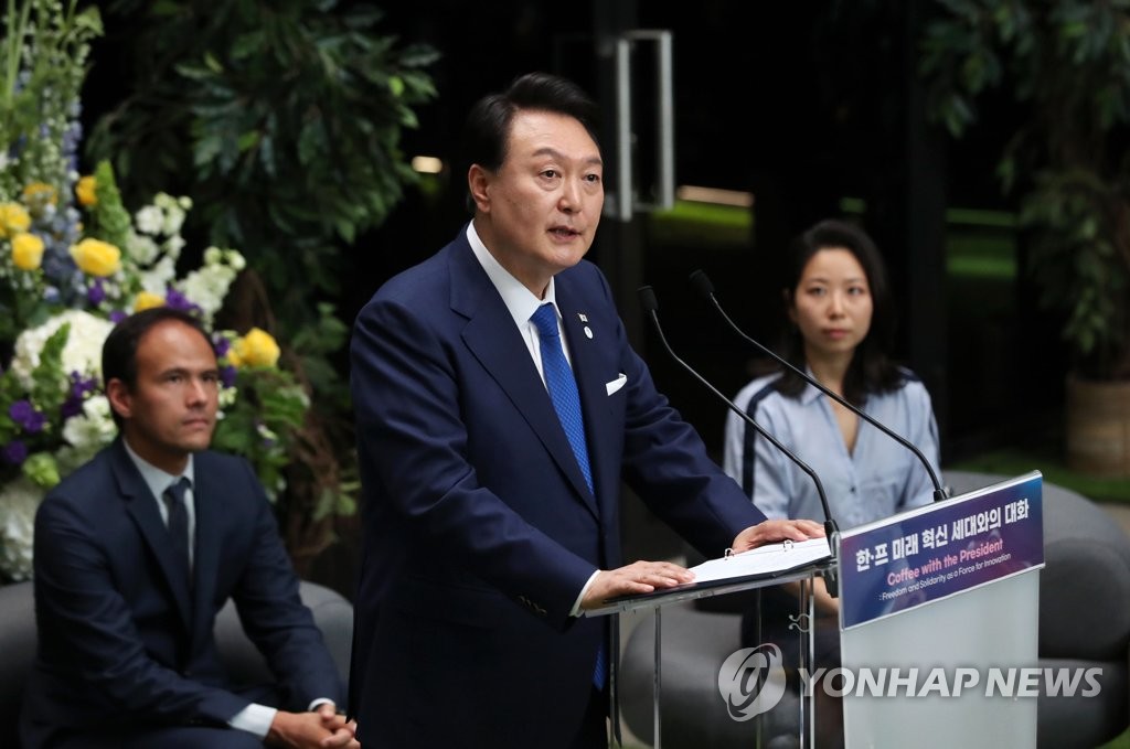 [속보] 尹대통령 "베트남과 안보협력 강화…방위산업 협력 확대"