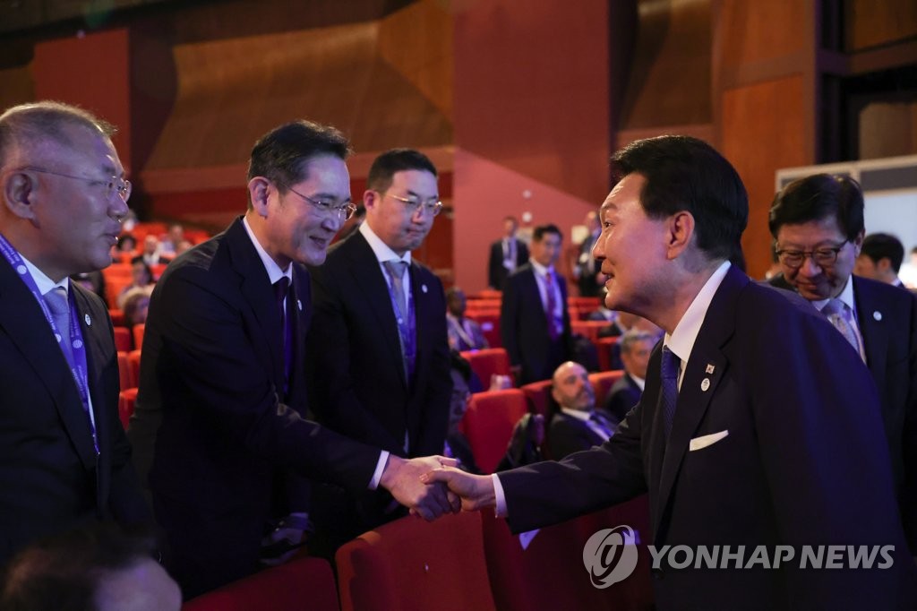 "희망 생겼다"…재계총수들, 파리서 부산엑스포 유치 총력