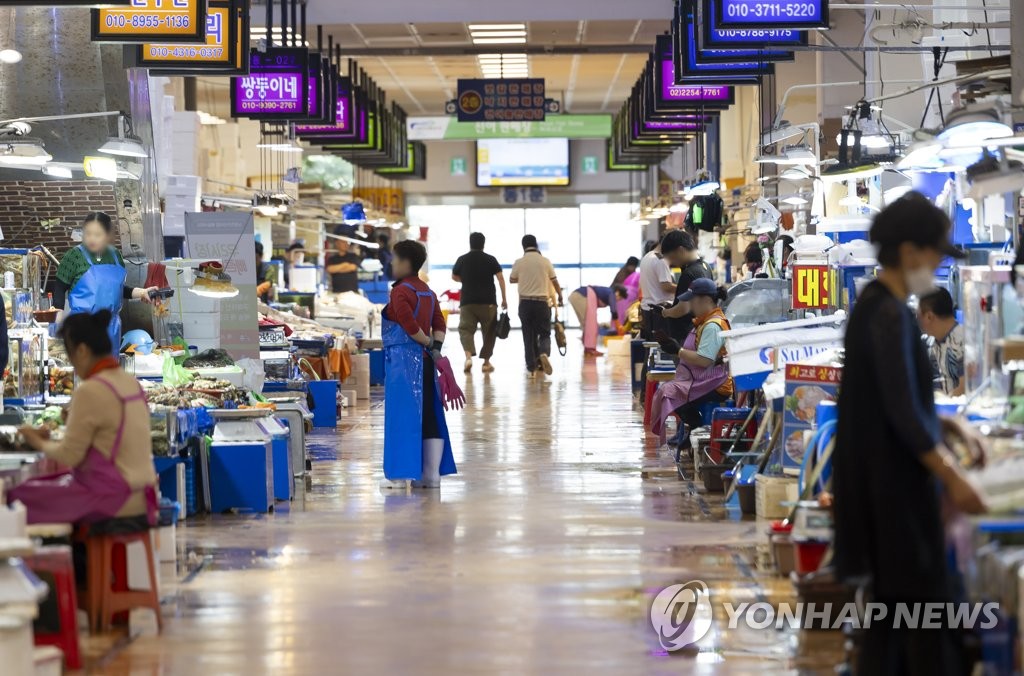 與 수산물 먹어 어민 돕자…상임위별 횟집 회식 추진 | 한국경제