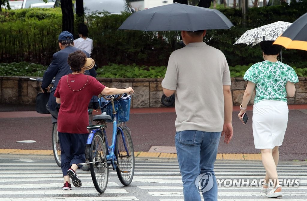 제주 한라산 최고 226㎜…본격 장마 시작에 전국 초긴장