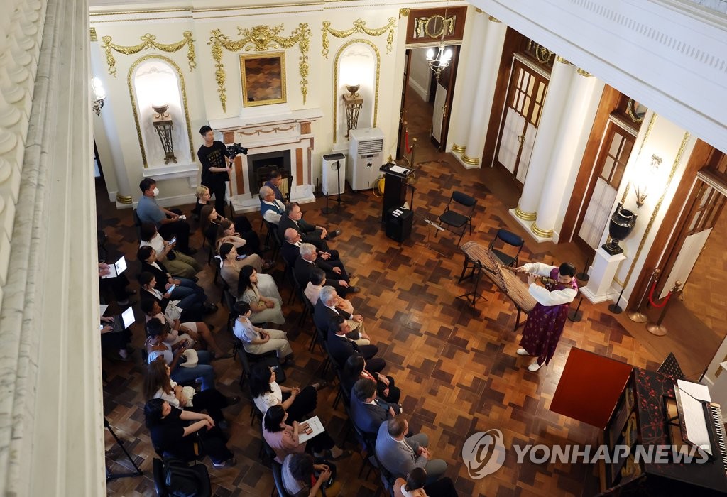 100년 전 역사, 문화유산 교류의 장으로…돈덕전 12개국에 공개(종합)