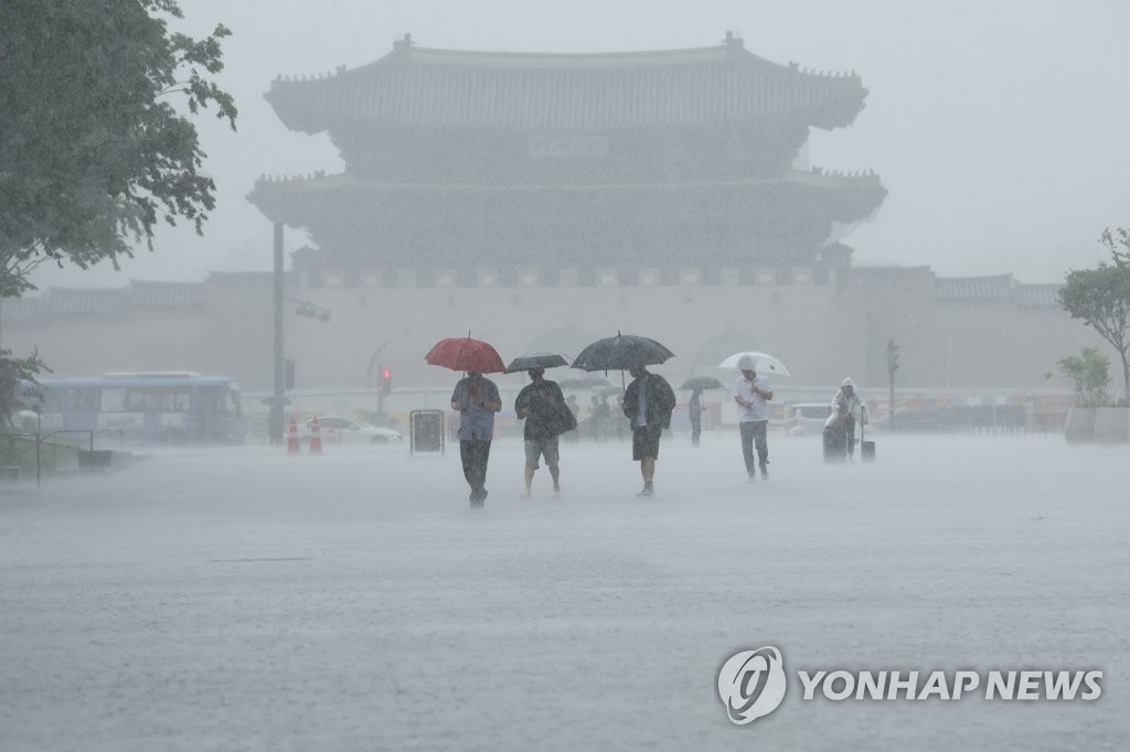 [날씨] 장맛비 계속…남부·제주도 시간당 30∼60㎜