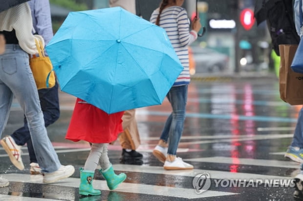 남부지방 흐리고 비…낮 최고 30도