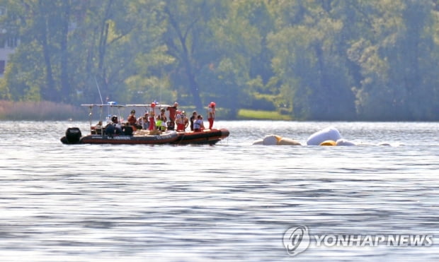 관광 목적이라고?…伊 '스파이보트' 전복 사고에 의혹 증폭