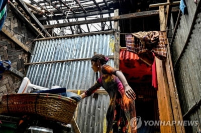 "방글라 로힝야족 난민, 식량배급 줄어 영양실조 위험"