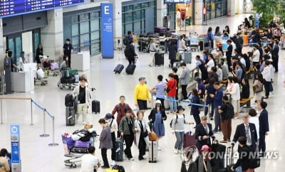 [1보] 코로나19 신규확진 1만8663명, 어제보다 1천여명 적어