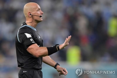 WC결승 주심, 극우 행사 참석해 논란…UCL결승 심판 자격은 유지