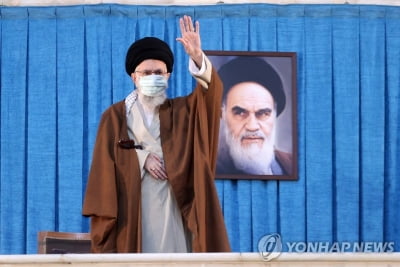 이란 최고지도자 "서방, 이란을 의존·복종적 국가로 만들려해"