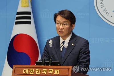 천안함장에 "무슨 낯짝" 논란 野권칠승, 내일 직접 만나 사과(종합2보)