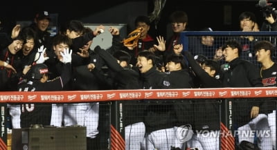 연장 12회 이상호의 스퀴즈…kt, 롯데 꺾고 5연승 신바람(종합)