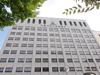 '코로나 신약 로비 의혹' 사업가, 민주당 의원에 청탁 정황