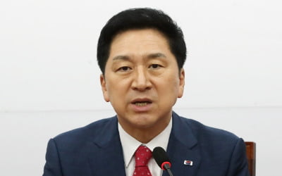 [속보] 김기현 "의원 정수 10% 감축·무노동 무임금·불체포 포기 서약하자"