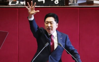 호통치다 목쉰 김기현 "민주당 아픈 데 콕 찔러서 아플 것"