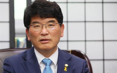 '보좌관 성추행' 박완주 의원 불구속 기소