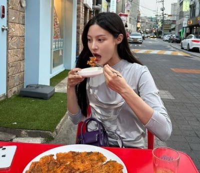 정경심 가석방 막힌 날…조민 "100만원 기부했어요" 인증샷