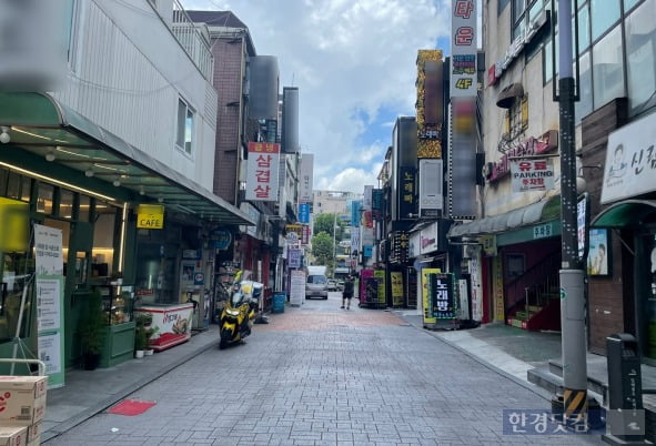 무차별 칼부림 사건이 발생한 이후 한산해진 서울 신림동 골목. /사진=김세린 기자