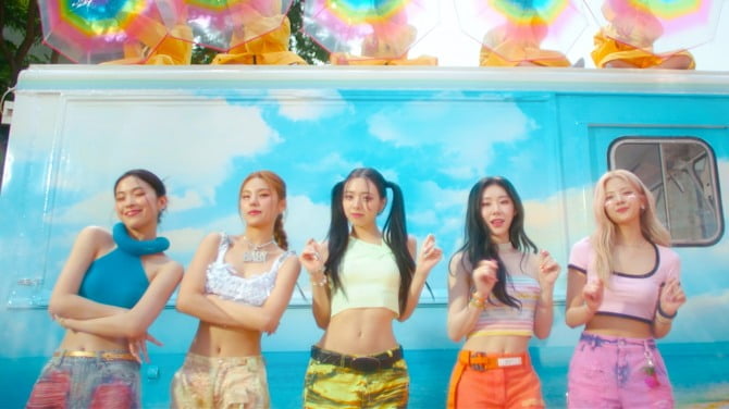 ITZY, 타이틀곡 ‘CAKE’ 뮤직비디오 티저 추가 공개…무더위 날릴 시원시원 & 에너제틱 매력