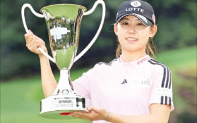 연장전서 '2m 버디쇼'…황유민, KLPGA 첫승 