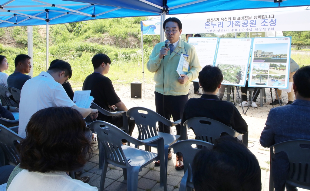 "교통 지도·배식 봉사" 충북 시장·군수 2년차 시민 곁에서