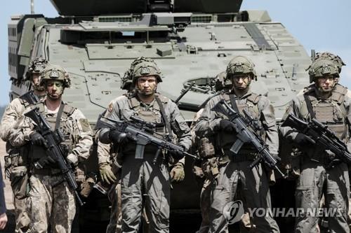 나토, 냉전후 최초로 '유럽 국방' 새판 짠다…30만軍 대비태세(종합)