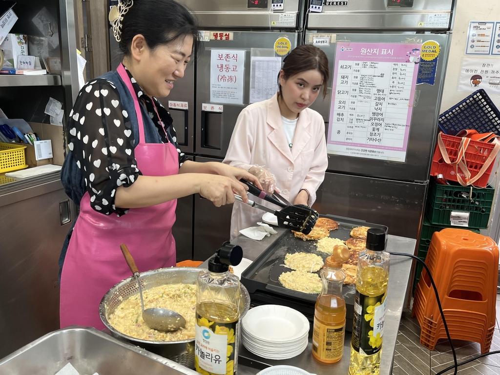 [삶] "왜 북조선 좋아하시나요…한 달 살아보면 실상 아실텐데"