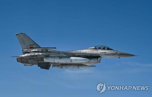 나토 고위장성 "F-16, 우크라 대반격 중 제공되긴 어려울 것"