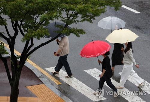 충북 흐리고 곳에 따라 소나기…낮 최고 28∼31도