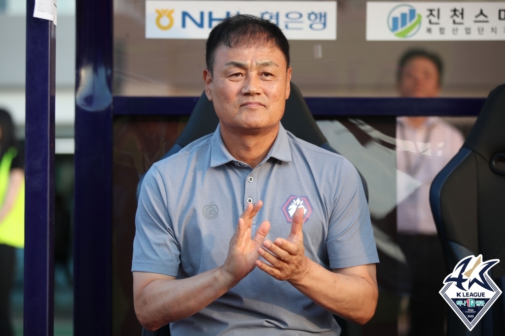 프로축구 K리그2 충북청주, 선두 도약 노리던 안양에 역전승