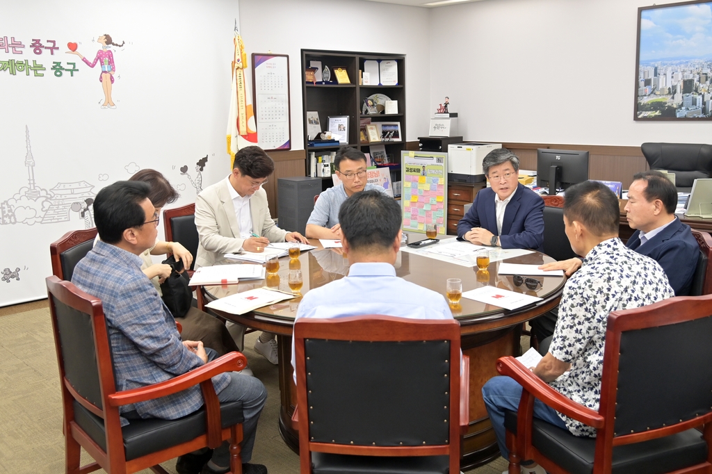 서울 명동 '바가지' 논란에 중구, 가격표시제 추진