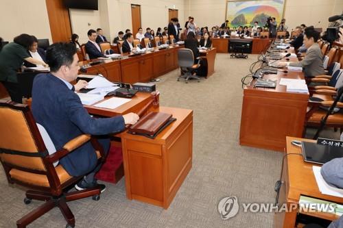 野 "차관이 박차고나가…납득조치 없으면 보훈부 법안 등 거부"