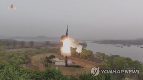 북, 고체연료 ICBM 쐈나…4월 '화성-18형'과 궤적 유사