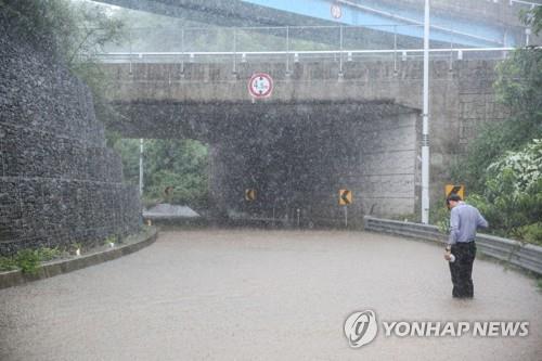 홍수·호우특보 내려진 대전·충남…산사태·침수 피해 이어져