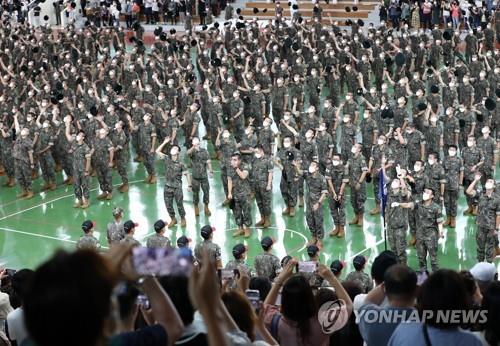 [김귀근의병영터치] "군대 갈 사람 없소?"…주요국들 '軍구인난' 아우성