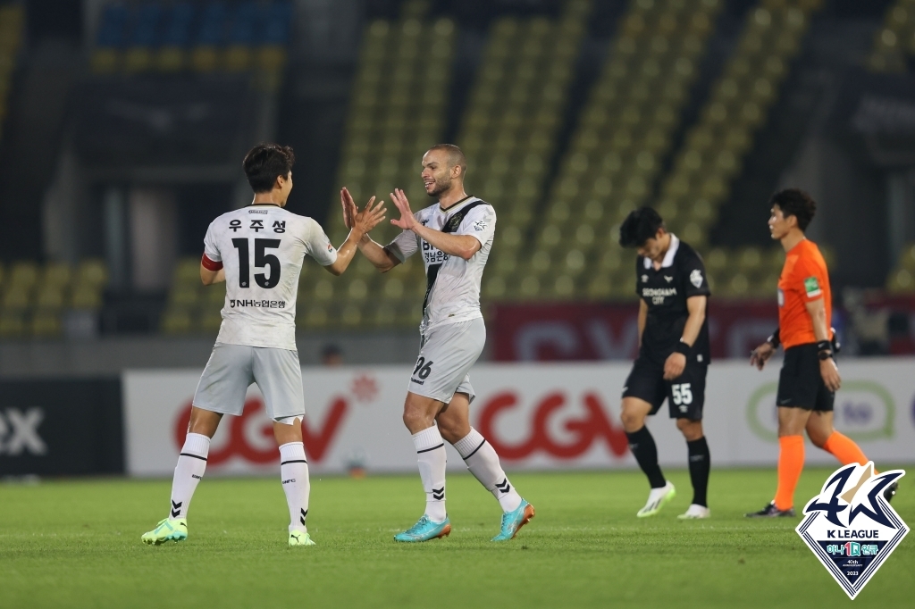 발디비아 2골 2도움 '원맨쇼'…K리그2 전남, 안산 5-2 대파