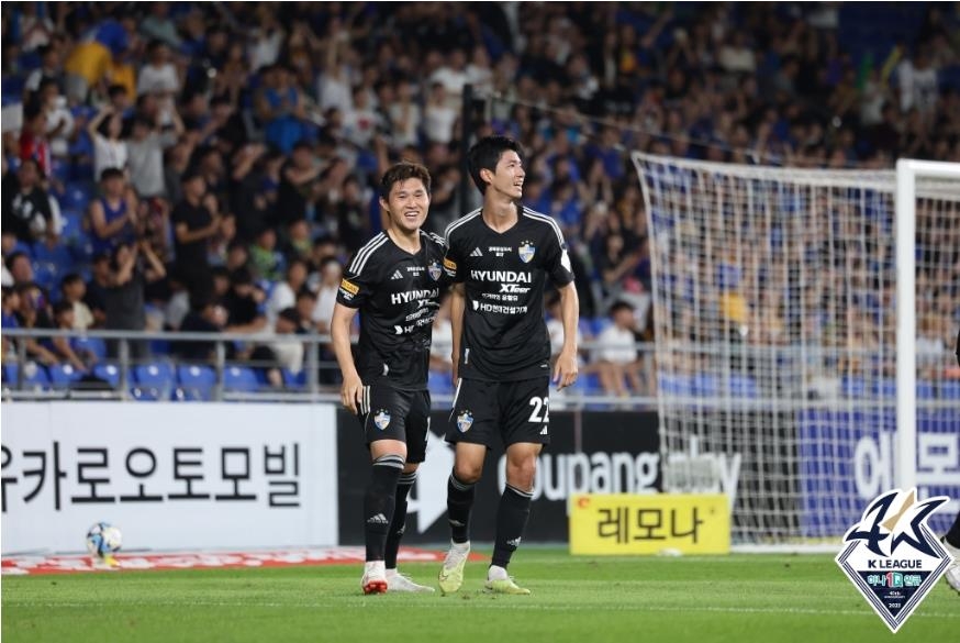 '이동경 1골 1도움' 울산 연패 끝…포항은 전북에 2-1 승