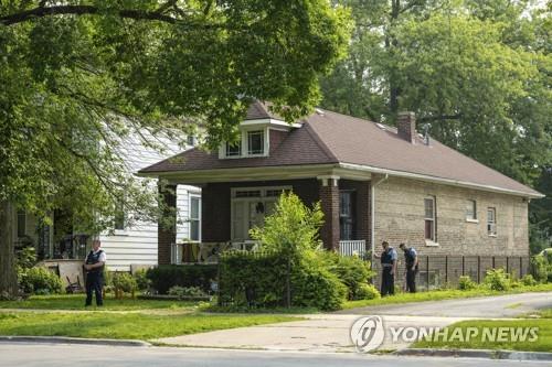 美 경찰특공대에 총 쏜 10세 소년…체포 후 정신감정