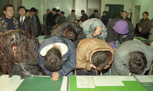 '뉴월드호텔 조폭살인' 도주자 구속기소…공범 1명 공개수배(종합)