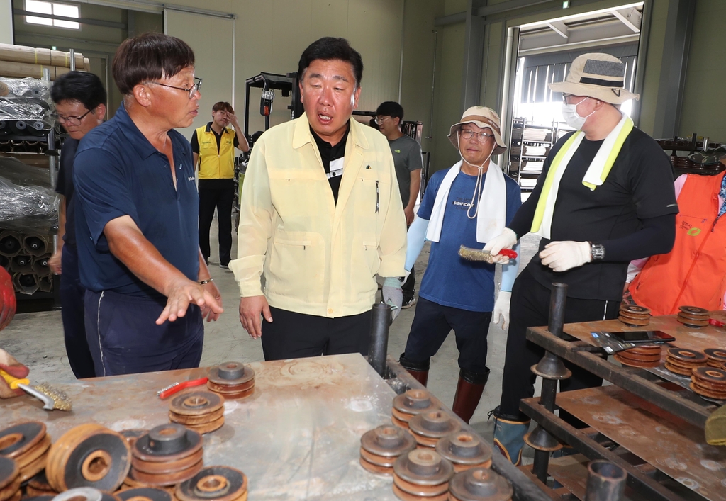 이범석 청주시장 "인력 총동원해 이번주 임시복구 완료"