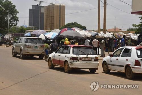 서아프리카 니제르서 쿠데타 시도…"대통령 억류 중"
