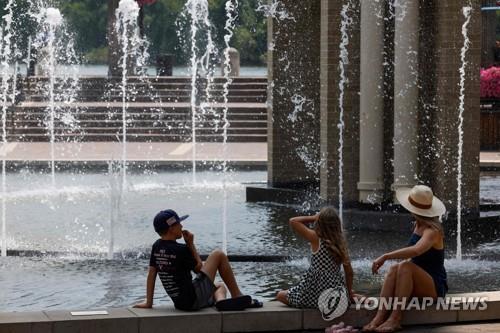 가마솥 같은 美…인구절반에 폭염경보·주의보, 전력공급 '비상'