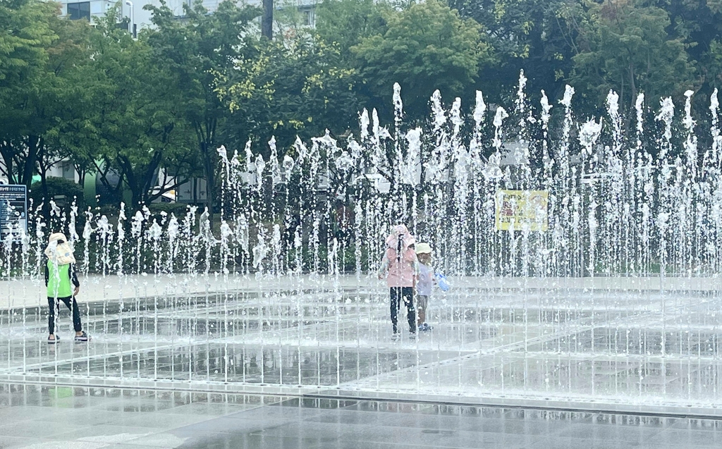 "사우나 같아"…조금 걸었는데 땀 줄줄, 힘든 대프리카 여름나기