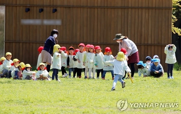 14년째 줄고 있다…심상치 않은 일본