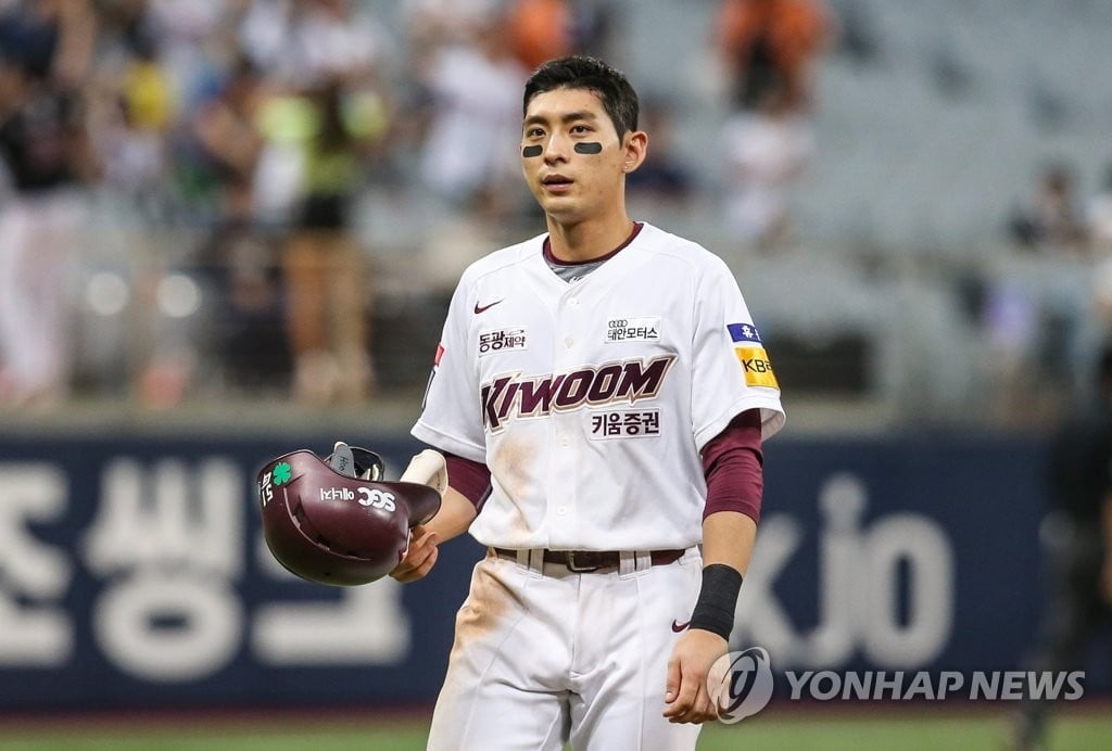 이정후, 이승엽 넘어섰다…7년 연속 100안타 달성