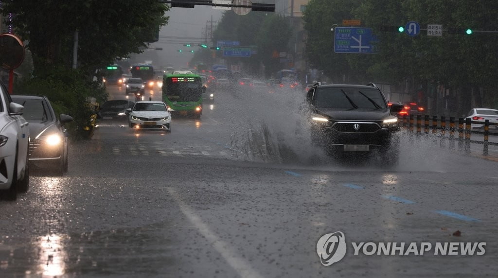 가스 끊기고 철도 멈추고...집중호우로 곳곳에 피해