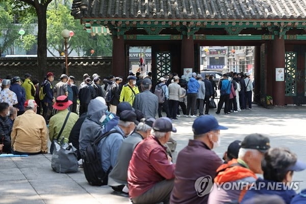 계속 일하고 싶다…일하는 노인 '역대 최고'