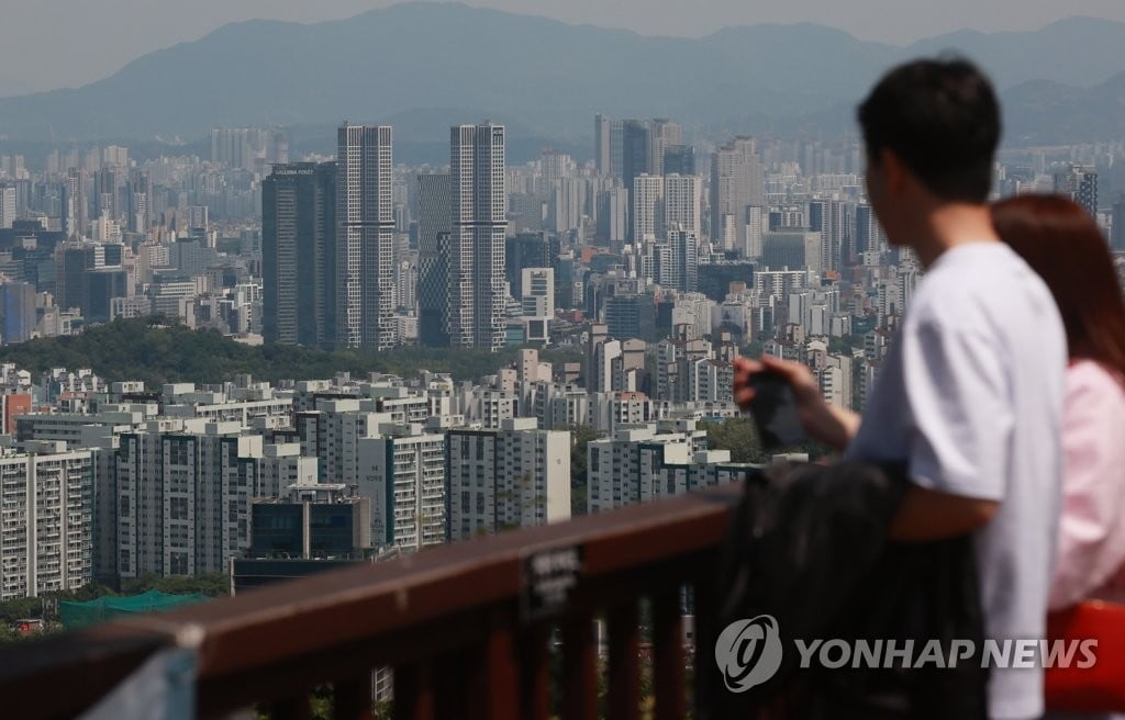 '집값 띄우기' 막는다…내일부터 실거래가에 등기여부 표시