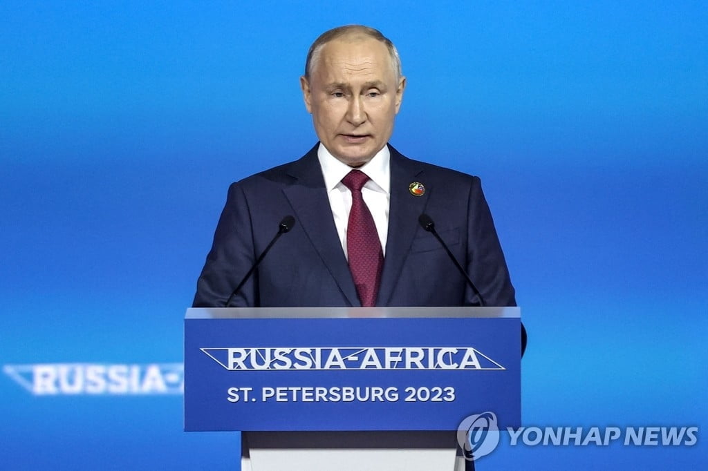 푸틴 "아프리카의 우크라 평화 제안 신중히 검토"
